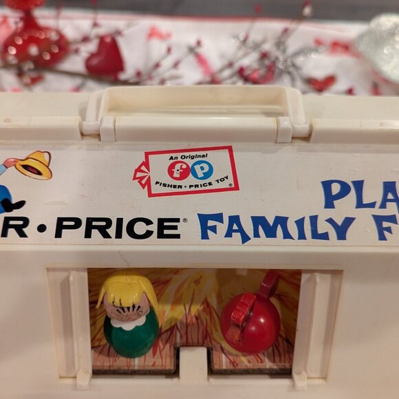 Vintage Fisher Price Little People Play Family Farm Set Tractor and Animals - Picture 5 of 9